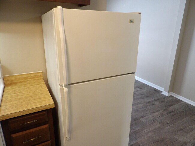 Building Photo - 176 Landings Dr