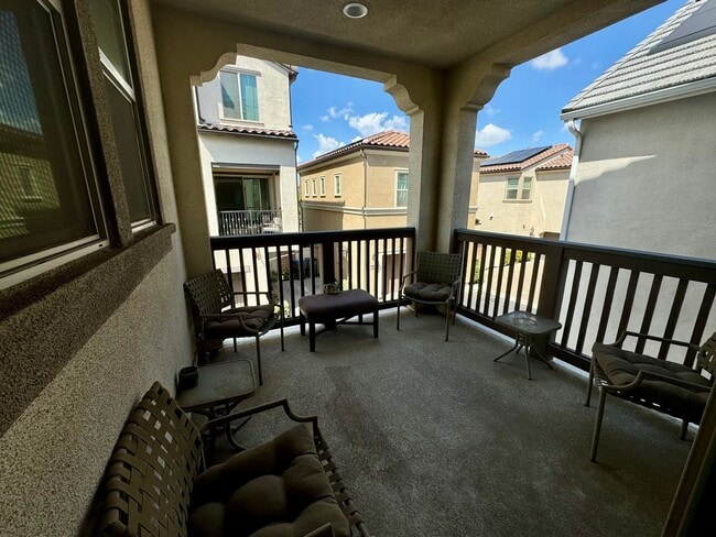 Building Photo - Spacious 3 Bed / 3.5 Bath Condo in The Preserve Community