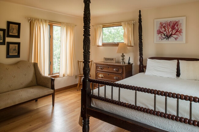 Building Photo - 35 Parsons Beach Rd