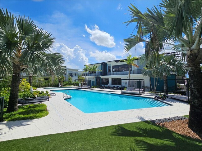 Building Photo - 4400 Sunrise Blvd