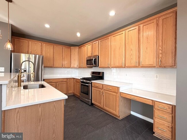 Building Photo - 43086 Shadow Terrace