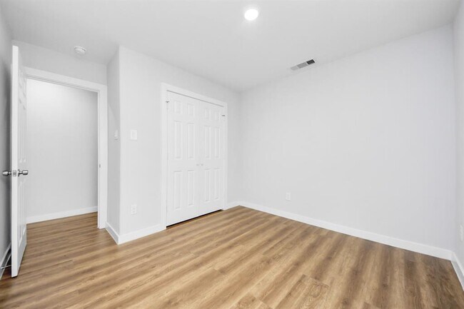Building Photo - 6617 Bacher St