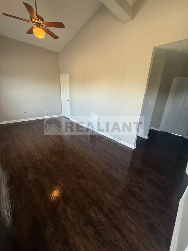 Building Photo - 118 Maple Leaf Ln