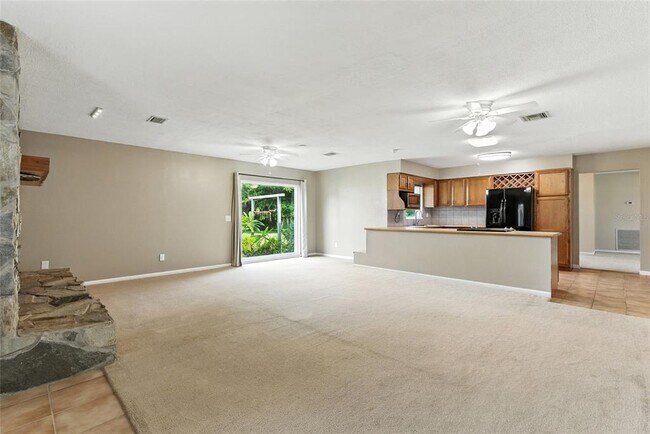 Building Photo - 2205 Henley Rd