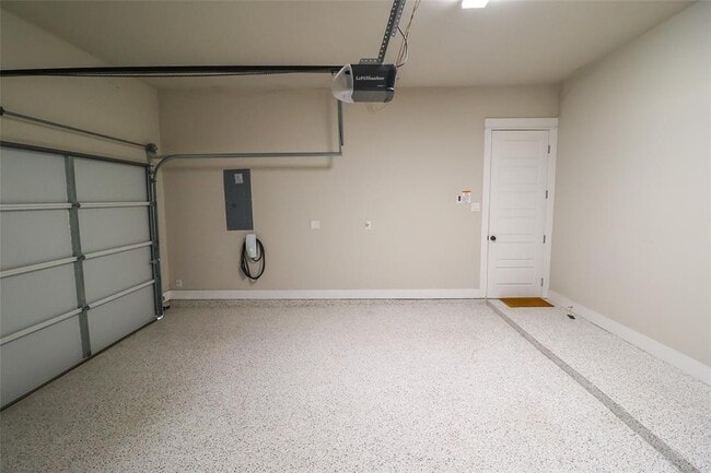 Building Photo - 5213 Pinemont Creek Ln