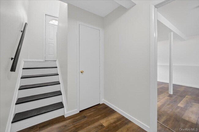 Building Photo - 226 Knoth Rd