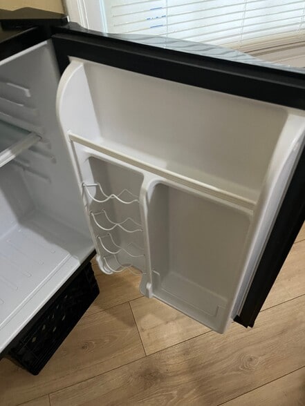 Building Photo - 1045 Ontario St