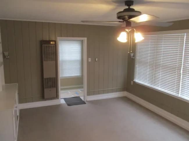 Building Photo - 801 N Ohio St