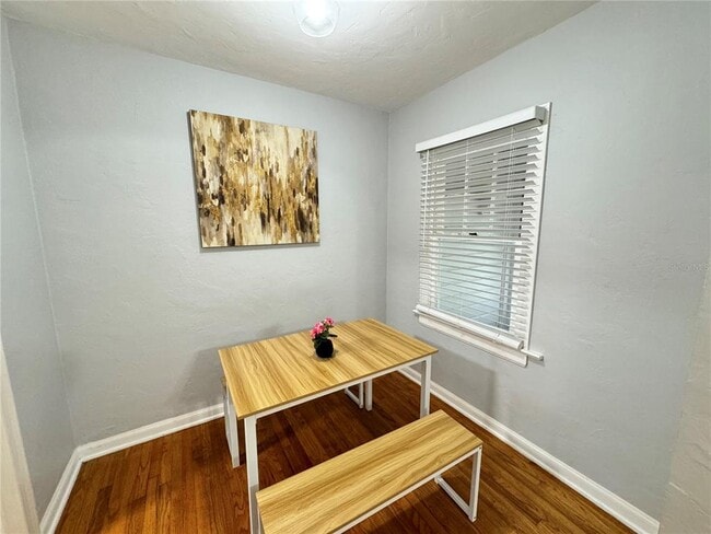 Building Photo - 607 Harwood St