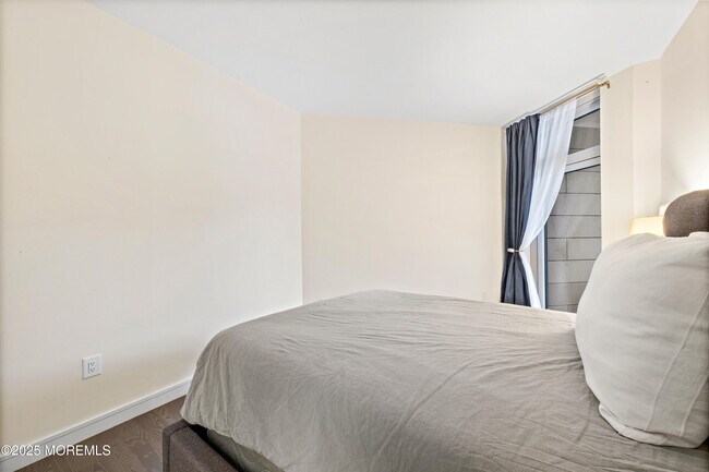 Building Photo - 15 Morris Ave