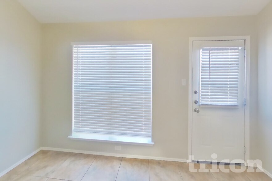 Building Photo - 413 Rustic Grove Ln