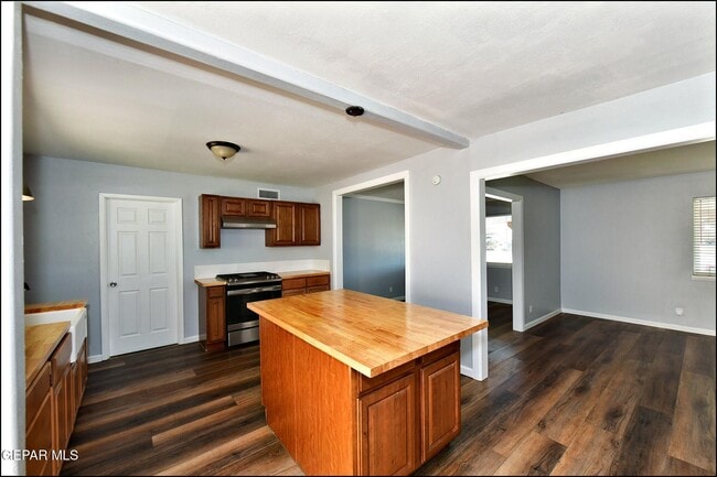 Building Photo - 4217 Canterbury Dr