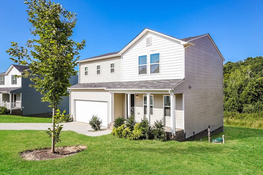 Building Photo - 1681 Robins Nest Drive