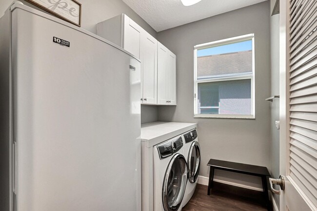 Building Photo - 10295 SW Indian Lilac Trail