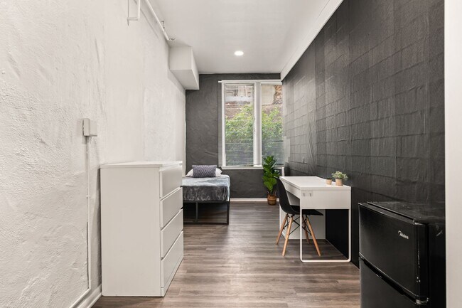 Building Photo - 832 Hilgard Ave