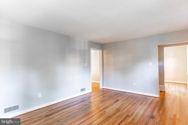 Building Photo - 2759 W George Mason Rd