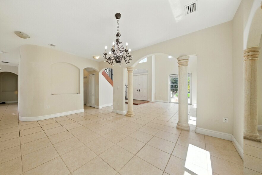 Building Photo - 15386 SW 21st Ln