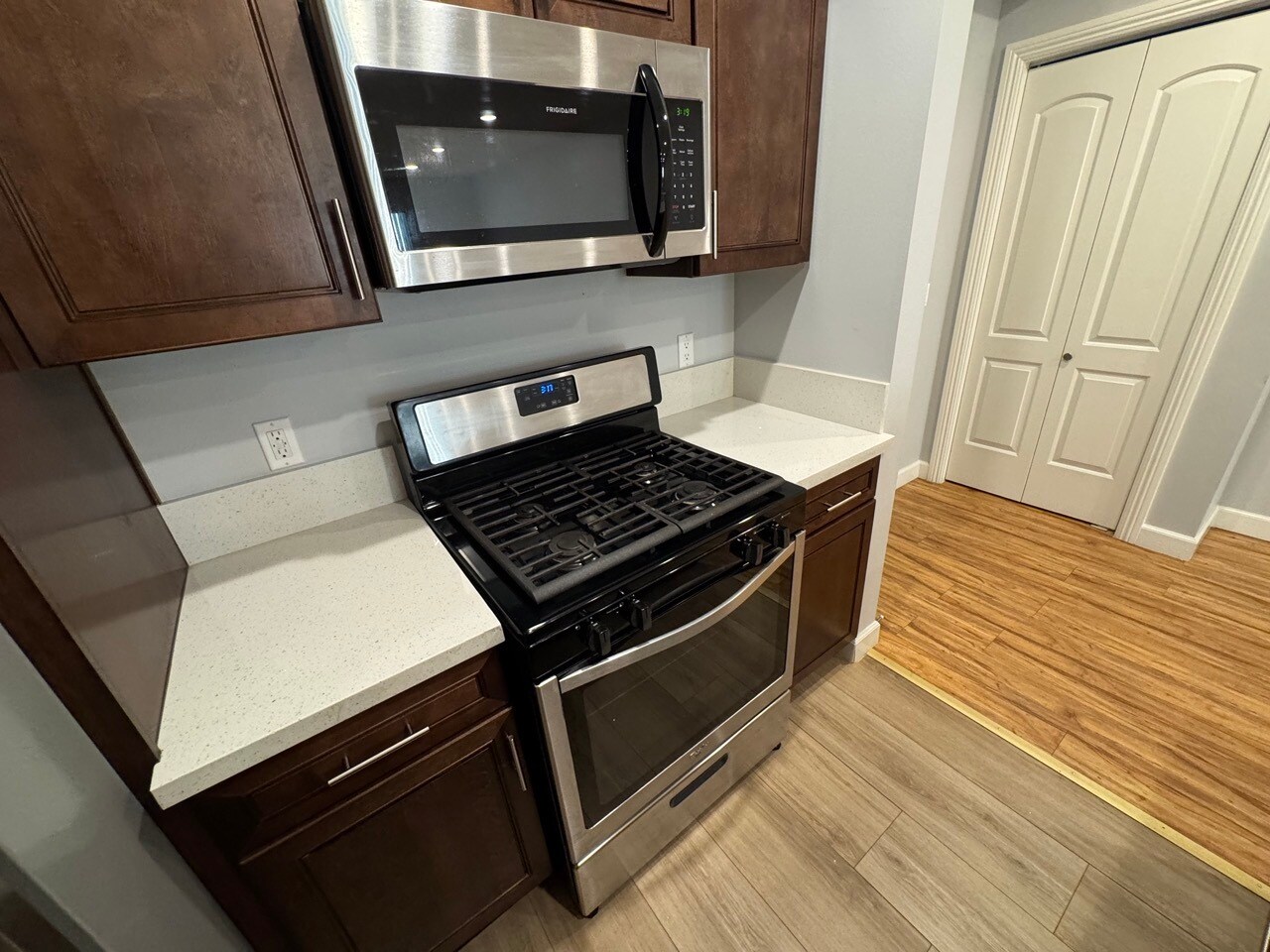 Building Photo - 6718 Sylmar Ave