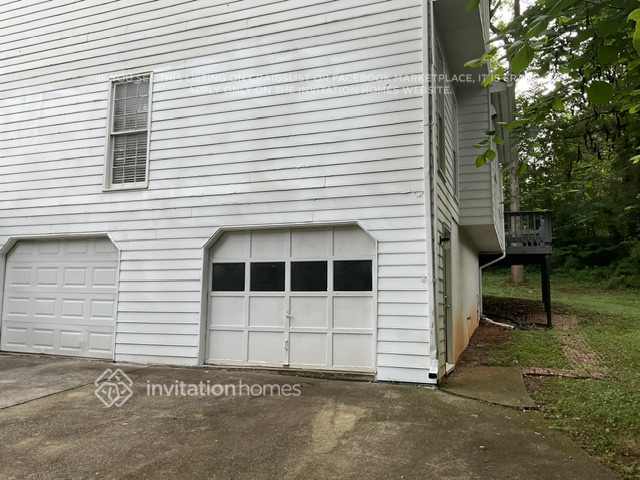 Building Photo - 4122 Deerbrook Way SW