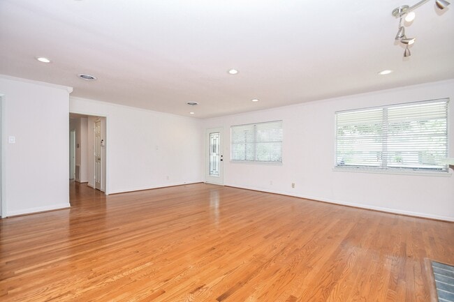 Building Photo - 6602 Housman