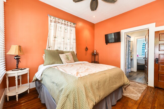 Building Photo - 4123 Avenue Q