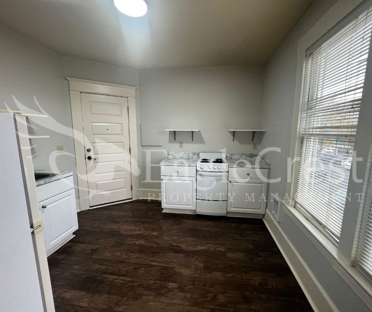 Building Photo - 105NSP