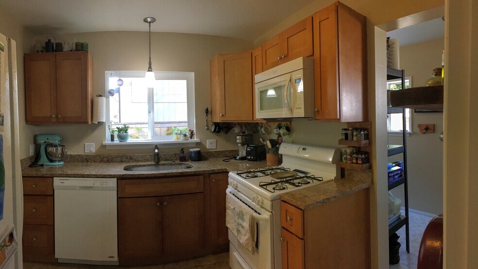 kitchen - 1036 SW 149th St