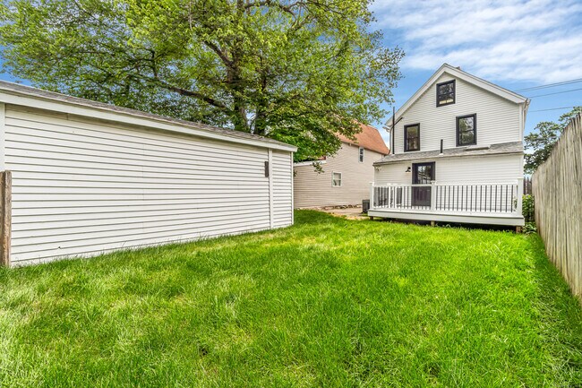 Building Photo - 155 Broadway