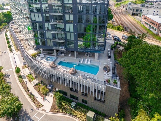 Building Photo - 788 West Marietta St NW