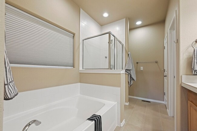 Building Photo - 3 Bed 2 bath house off of N Carefree!