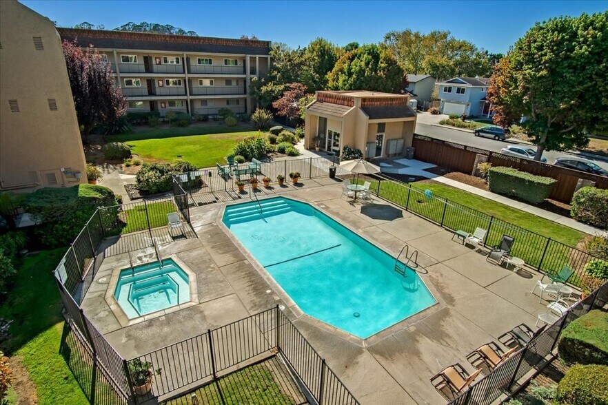 Building Photo - 870 Park Ave