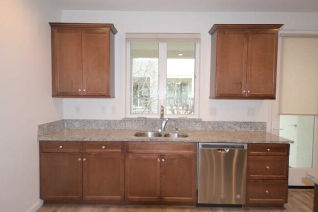 Building Photo - Dublin 3 stories 3 Beds, 3.5 Baths Townhouse in Boulevard community for rent