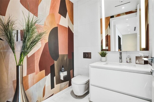 Building Photo - 300 Biscayne Blvd Way