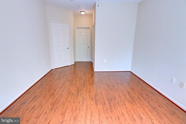 Building Photo - 1501 North Point Dr