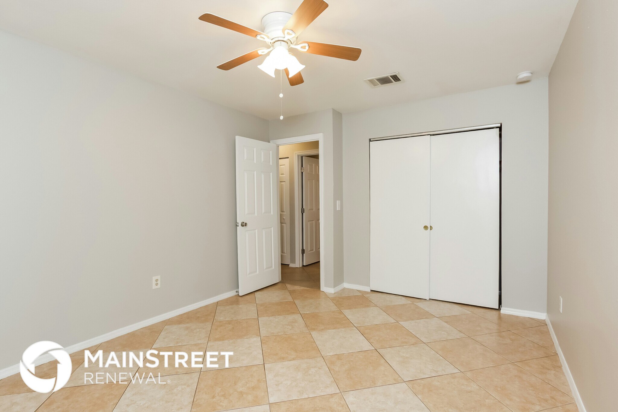 Building Photo - 2680 Roxbury Cir