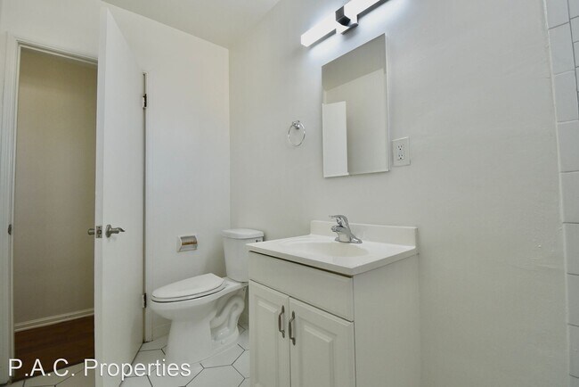 Building Photo - 1 br, 1 bath Apartment - 4658 Colfax Avenu...