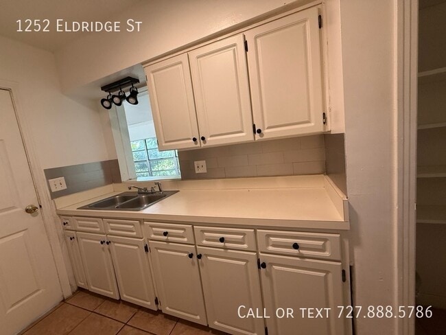 Building Photo - 1252 Eldridge St
