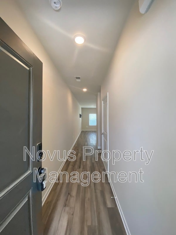 Building Photo - 1182 Westhampton Wy