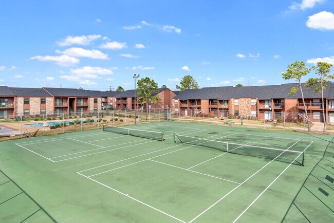 Building Photo - Adorable 2/2 Condo Available For Immediate...