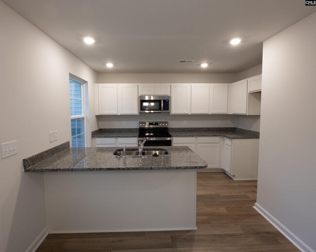 Building Photo - 484 Dinkins Dr