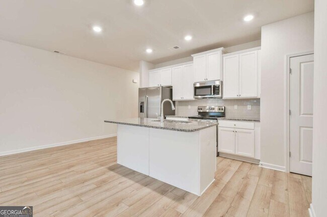 Building Photo - 4541 Bishops Ln