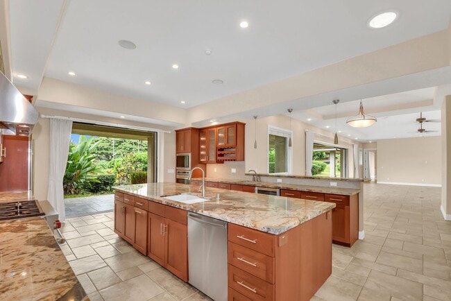 Building Photo - Ohai Estates 4 Bed 4.5 Bathroom Home Avail...