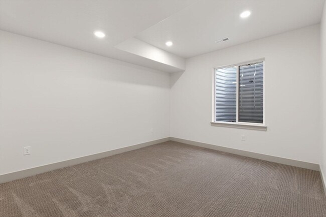Building Photo - Charming 3BR/ 2Bath (Basement Apartment) in Lehi