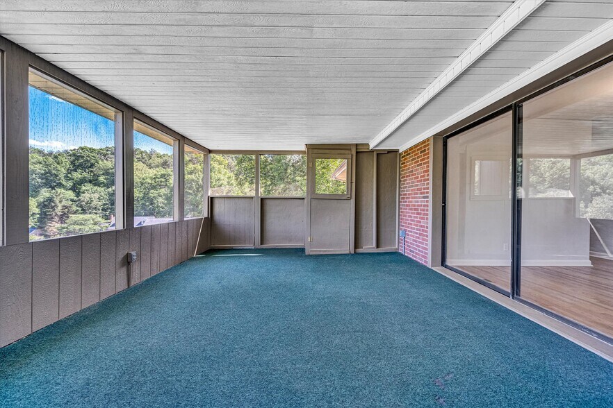 Building Photo - 5216 Sugar Loaf Mountain Rd