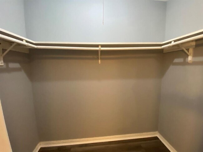 Building Photo - 6211 Chesterfield Ave