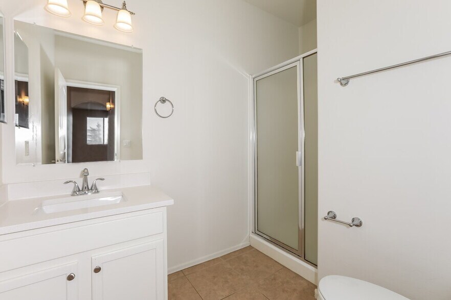 Building Photo - 1465 E Mia Ln