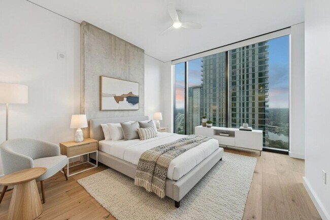 Building Photo - 610 Davis St