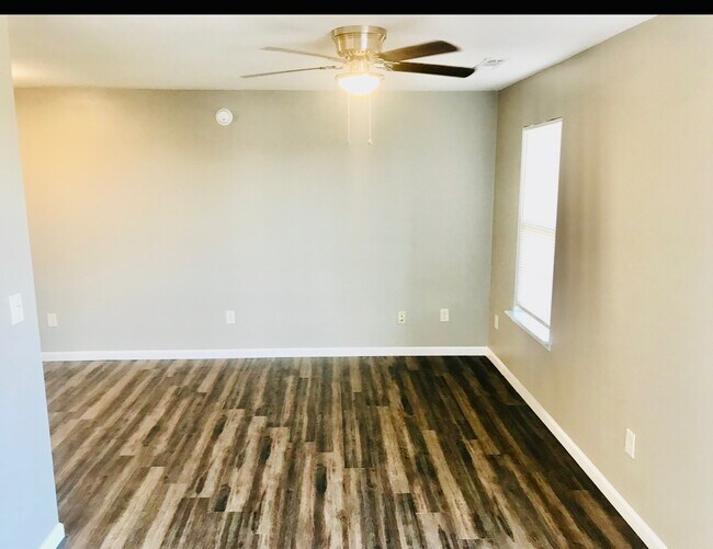 Building Photo - 4005 County Rd 34