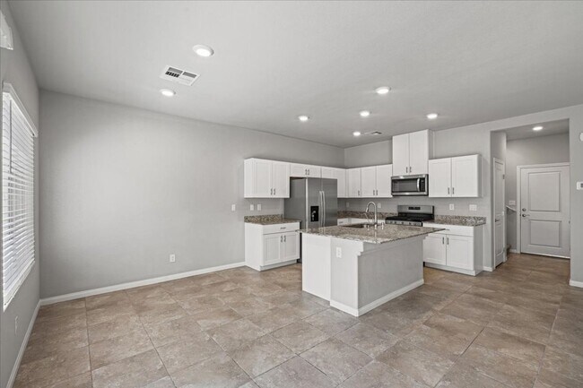 Building Photo - Newer 4 Bd, 3 Bth, Granite Countertops and Entertainer’s Dream!