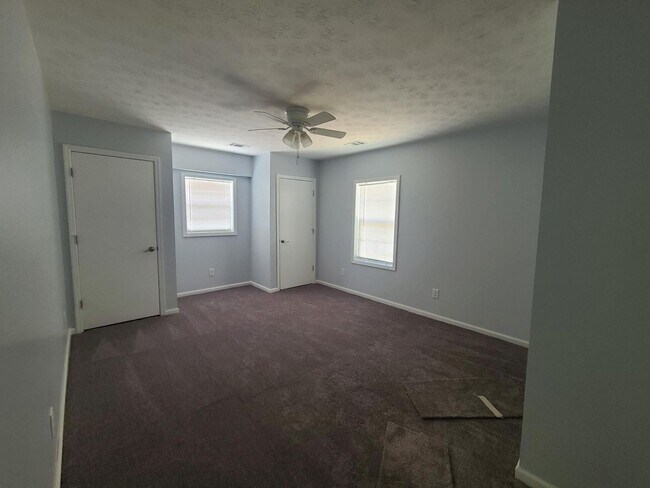 Building Photo - 4 Bedrooms 2.5 Baths, North Columbus